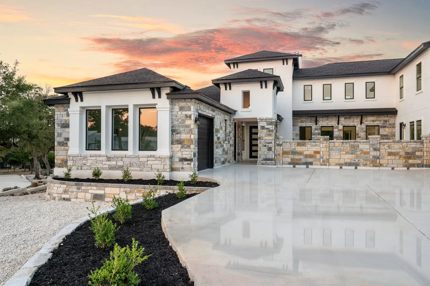 Luxury villa exterior at sunset used to create an Instagram Reel real estate video