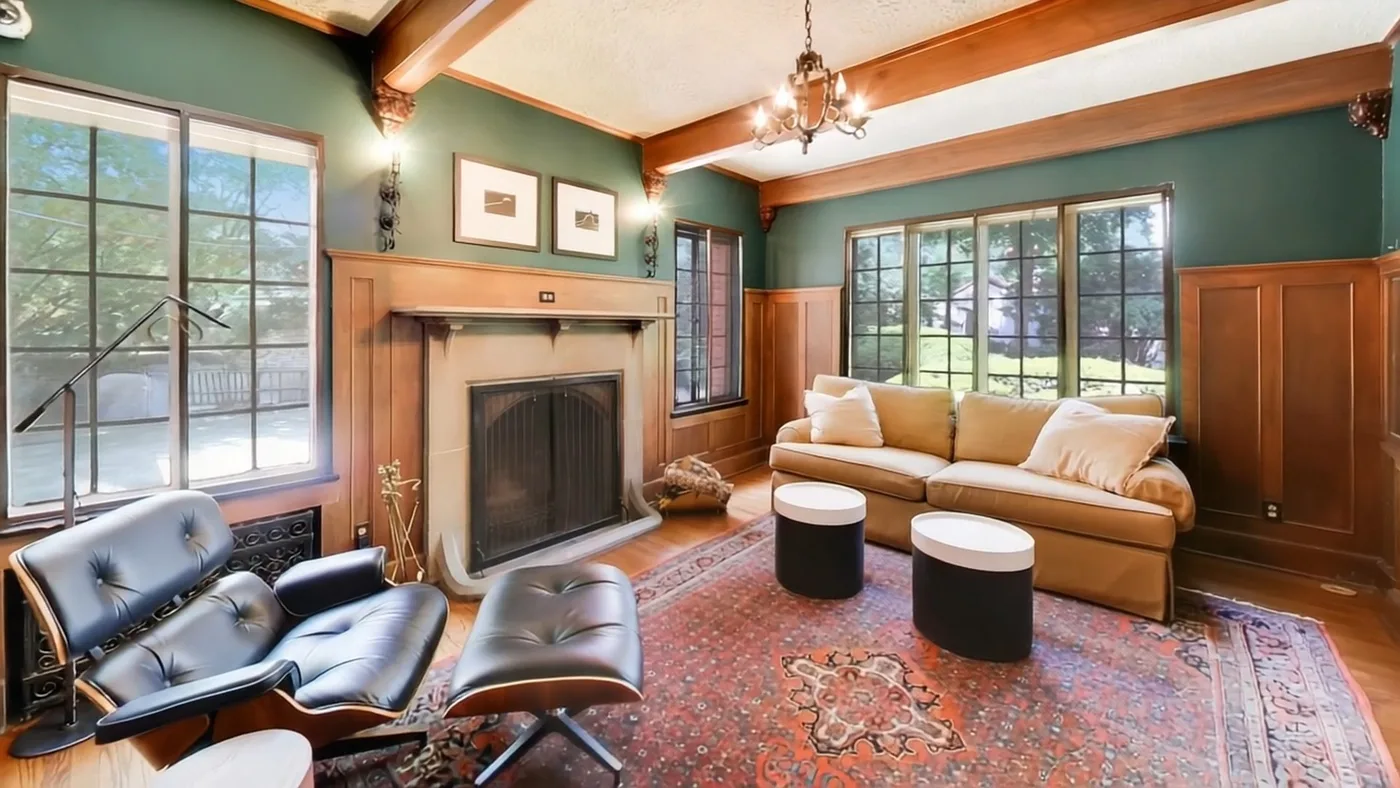 Motion-friendly property photo example 3: Living room with architectural anchors