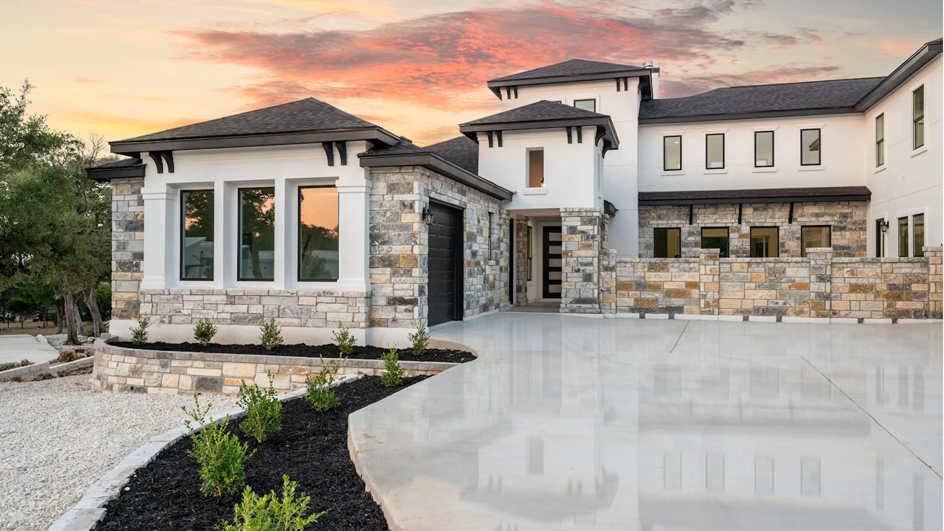 Luxury villa property video thumbnail