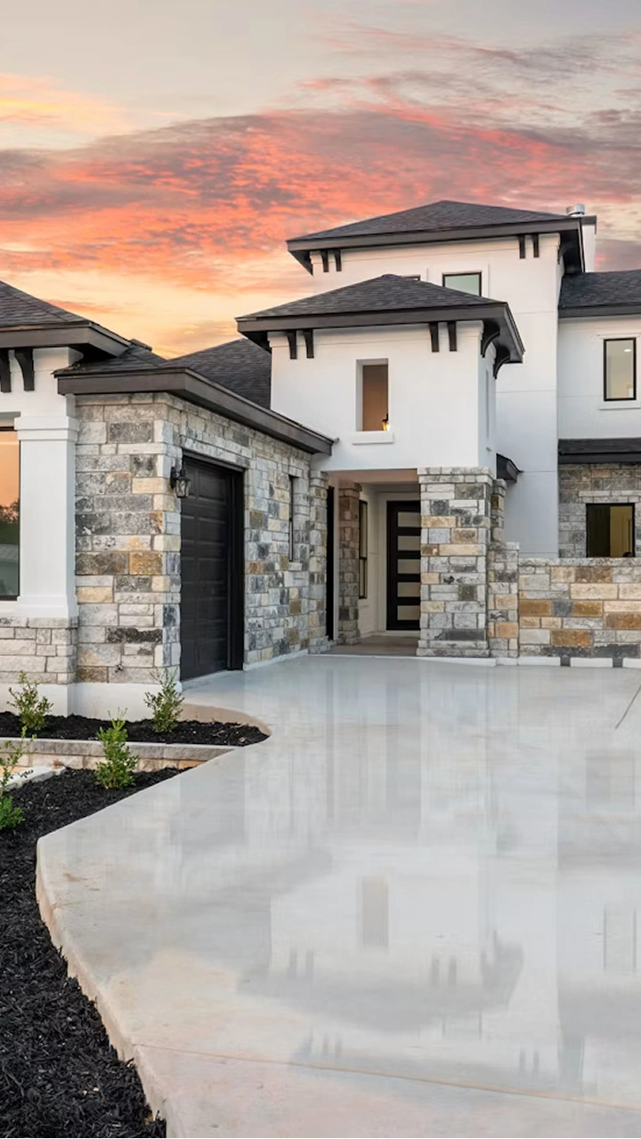 Luxury villa Instagram Reel thumbnail